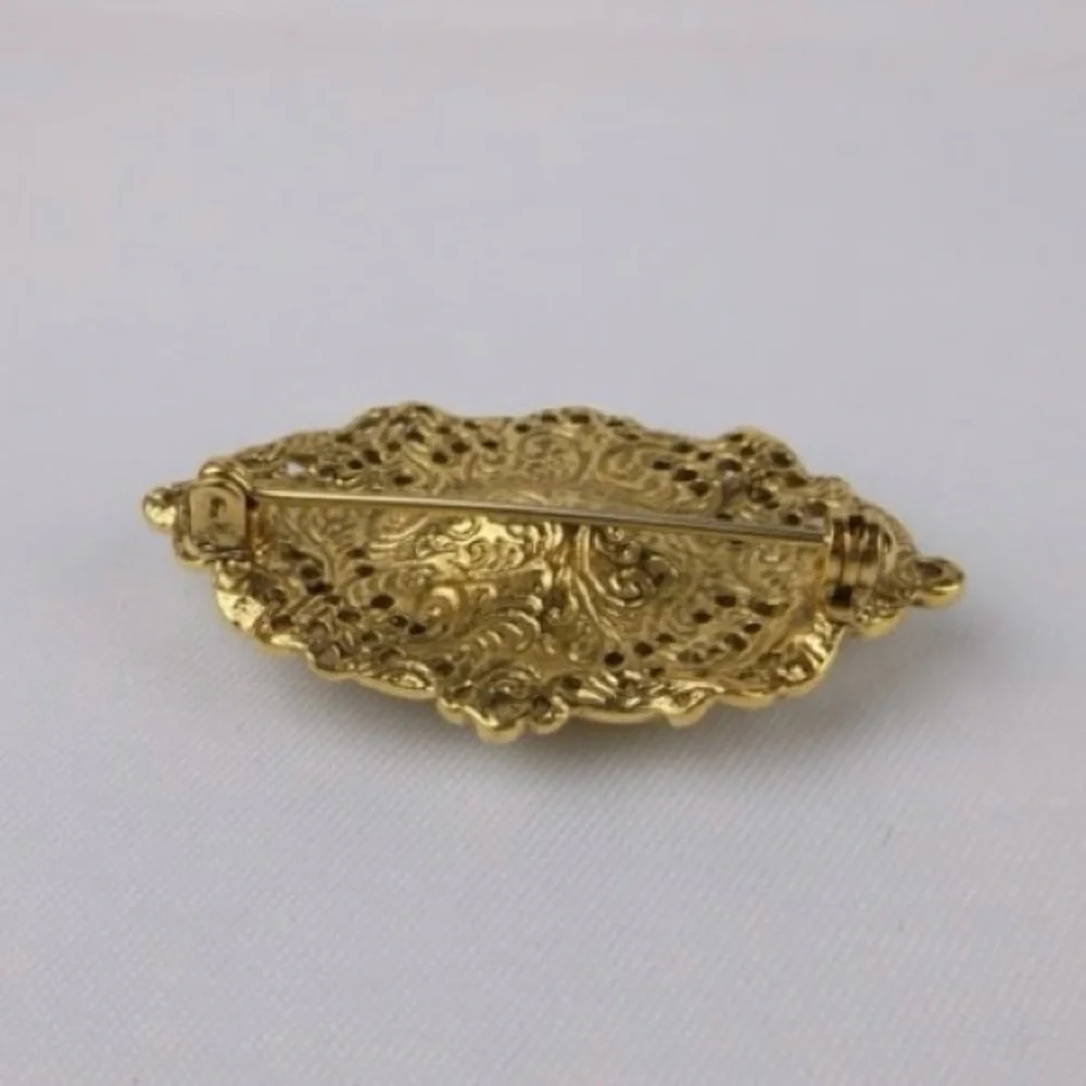 Vintage Gold Tone‎ Filigree Rhinestone Brooch